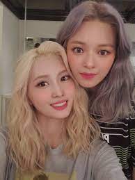 Jeongyeon's first try was a fail, then the sec. Misa á´— On Twitter Momo Chaeyoung Mina Jeongyeon Selcas From Spotify Chat Jypetwice