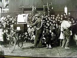 1953年 昭和28年 頃の紙芝居 絵と語りの芸能４ 紙芝居 飛鳥への旅 古写真 昭和時代 絵