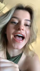 Lea Elui Slip de pezones Instagram Livestream Leaked