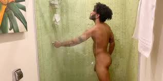 Levy van wilgen - Monstercockland