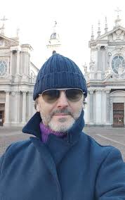 Mattino, l'urbe mi accoglie gelida, sua maestà il sole è rimasto ancora a  letto, mentre io impavido decido di fare due passi verso il Gran Balon.