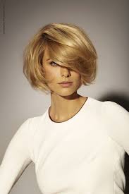 Coupe davis en direct streaming. Carre Court Degrade 2018 Cheveux Mi Courts Coupe De Cheveux Photo Cheveux Court