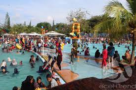 Harga tiket masuk waterpark ceria depok. Bebas Tiket Masuk Sehari Waterboom Taman Mangat Lhokseumawe Diserbu Pengunjung