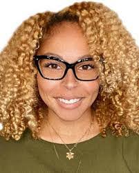 Julia Sargent's Instagram, Twitter & Facebook