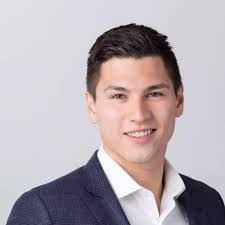 Doris Gee's Instagram, Twitter & Facebook