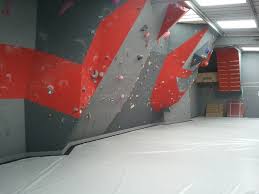 Beta Bloc Demenage Et Met En Vente Sa Structure D Escalade Planetgrimpe Toute L Actualite Escalade
