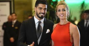 Maybe you would like to learn more about one of these? Mulher De Luis Suarez Tomou A Decisao Pela Juventusmais Que Um Jogo