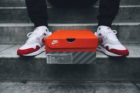 Les 10 Meilleures Sneakers De 2017 N 06 La Nike Air Max 1 Og Anniversary Sneakers Kicks Sneakersaddict Https Tmblr Co Nike Air Nike Air Max Air Max 1