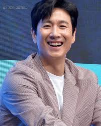 Thank you for your hard work we will always remember you fondly Lee Sun  Kyun!❤️💔😢🖤♾️♾️ I miss you!😢🖤💔🇳🇱