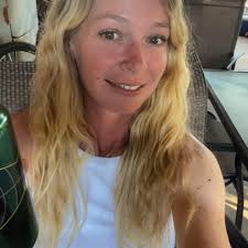 When someone hands me a knife…… #reface