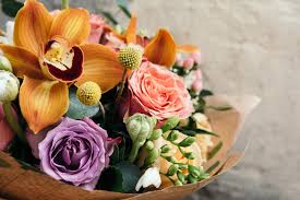 I feel like i have been so busy lately with family things, shop things, blog things that i have totally neglected house things! Do Flowers Make Us Feel Better Rose Blossom