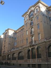 Ce fut le prétexte d'en construire un nouveau, plus beau et mieux situé. Palais De La Femme Paris 11 1910 Structurae