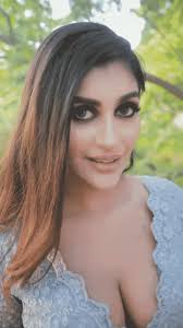 She was seen in a guest appearance in mookuthu amman last year, and over five of her films, including ivan than uthaman and sulphur, are in various stages of production. Yashika Aannand Ups The Glam Quotient Times Of India