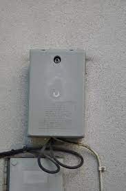 So a tiny nick in the wire can cause a big obstacle for the signal. Cable Hardware Highspeed Tips