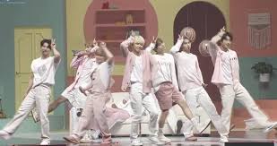 Seventeen first 'love & letter' 예쁘다(pretty u) m/v full ver.seventeen 'love&letter' on itunes . Jo Ahae On Twitter Pretty U Stage Is So Pretty Pretty U Is The Song That Tells How Pretty U Are And Them Performing It In Caratland Means Seventeen Wants To Say To