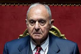 Lo staff del ministro Savona? Consulenti esperti di tutto ma non di Europa 
