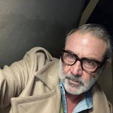 i keep getting ghosted... maybe i'm just not pretty enough