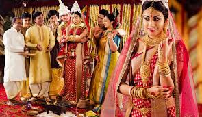 How To Add The Fun Element To A Maratha Wedding Bengali Wedding Indian Marriage Love And Marriage