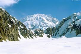 Elbrus gilt als junger vulkan, da die gebirgszüge dieses ortes vor etwa zwanzig millionen jahren gebildet wurden und die unmittelbaren ausbrüche des rauen berges vor etwa fünfzehn millionen jahren stattfanden. Ce Munte Este Cel Mai Inalt Nume Din Lume Cei Mai InalÈ›i MunÈ›i De PÄƒmant Cei Mai InalÈ›i MunÈ›i Din Lume
