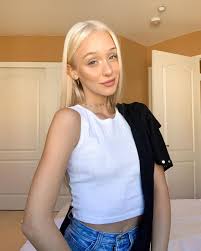 Goddess Kaylee - Free pics, galleries & more at Babepedia
