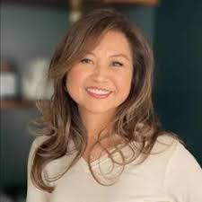 Julia Chen, Real Estate Agent