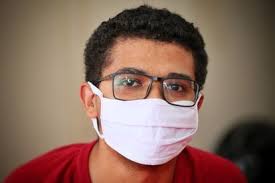 O pânico está de volta para alegrar a quarentena de vocês! 300 000 Mortos Pela Covid 19 Uma Nova Pandemia Mais Feroz E Mais Jovem Subestimei O Virus E Me Ferrei Atualidade El Pais Brasil