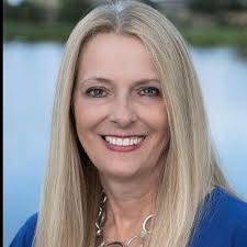 Paula Thacker's Instagram, Twitter & Facebook