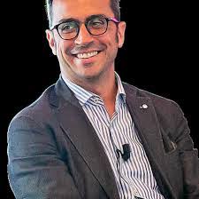 Angela Racca's Instagram, Twitter & Facebook