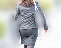 イケてるolは冬でもタイスカ パンティラインに黒スト美脚もエロいお姉さん tight skirt pencil skirt work womens fashion