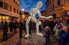 05.11.2021 · ludwigsburg 05.11.2021 engel kündigen den weihnachtsmarkt an es glänzt und leuchtet wieder in ludwigsburg: Weihnachtsmarkt In Ludwigsburg Strenge Spielregeln Fur Den Lieben Frieden Ludwigsburg Stuttgarter Nachrichten
