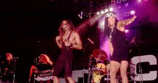 The only disgrace is how rob died, all alone…. July 1989 Milli Vanilli Caught Lipsyncing Onstage During Club Mtv Concert Totally 80s