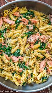 Salmon Pasta With Spinach In 2020 Salmon Pasta Spinach Pasta Easy Pasta