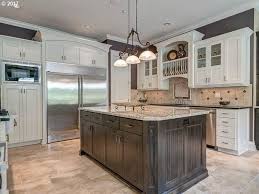 Kitchen cabinets are the focal point for many kitchens and there are many options and decisions you need to make when choosing cabinets for your new kitchen. Kitchen Cabinet Ideas For 9 Foot Ceilings