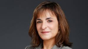 Shari Bravo's Instagram, Twitter & Facebook