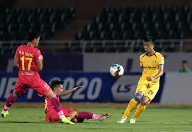 Tiền vệ sinh năm 1996 thậm chí đề ra hình mẫu bạn gái trong tương lai trò chuyện thêm với chúng tôi, phan văn đức có nhắc lại những khoảnh khắc khó quên tại giải u23 châu á. Phan VÄƒn Ä'á»©c Trá»Ÿ Láº¡i áº¥n TÆ°á»£ng Bao NgÆ°á»i Lao Ä'á»™ng