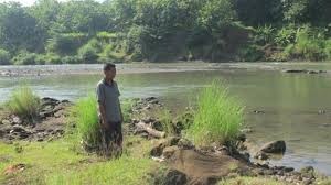 Warga klaten menggelar doa bersama untuk mengenang 14 tahun gempa yogyakarta di monumen lindu gede, desa sengon, prambanan, klaten. Kenangan Peristiwa Gempa Diy 2006 Dari Isu Tsunami Hingga Suara Dentuman Di Kali Oya Tribun Jogja