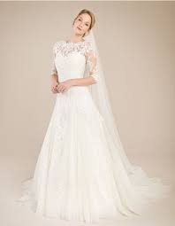 Feine, feminine und absolut schön. Laurenza Ein Zartes Fit And Flare Brautkleid Brautkleider Wed2b