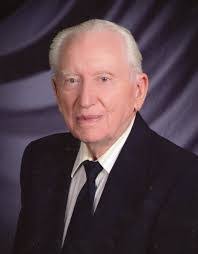 Kenneth Dickey's Instagram, Twitter & Facebook