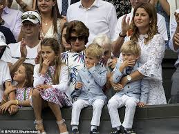 Follow sportskeeda for more updates on federer's family along with. Roger Federer Reveals He Always Makes Sure He Shares A Bed With His Wife Mirka Daily Mail Online