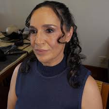 Antes & depois da maquiagem! Cliente feliz com o resultado ✨😍 A maquiagem  para pele com melasma! E importante escolher produtos e técnicas que ajudem  a minimizar a aparência das manchas escuras