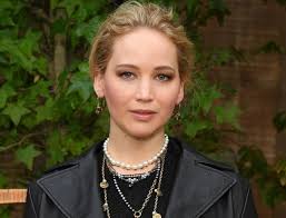 Jennifer Lawrence Accidentally Swallowed Her Nose Ring "Many, Many Times"  On The Set Of "Don't Look Up"