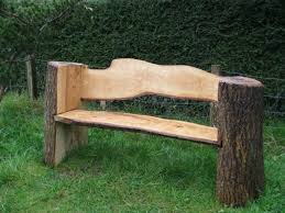 Le Banc De Jardin Lieu De Rencontre De La Romance Et Des Loisirs Archzine Net En 2020 Amenagement Jardin Bancs En Rondin Idee Deco Jardin