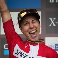 Voyager, portrayed by actress jeri ryan. Annika Langvad Annikalangvad Twitter