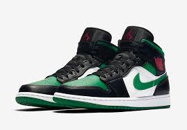Stadiumgoods.com has been visited by 10k+ users in the past month Air Jordan 1 Mid Black Green White Red 554724 067 Release Date Sbd