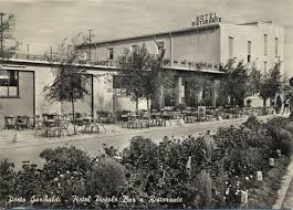 421 · 462 persone sono state qui. Porto Garibaldi Piccolo Bar Cartoline