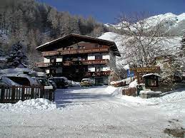Karlingerhaus is situated 1 km from the centre of königswiesen and 10 km from the slope of the sankt georgen am walde ski area. Appartementhaus Karlinger Solden Www Soelden Com