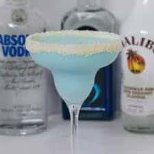 Malibu rum is an essential liquor for your home bar. Blue Coconut Rum Cocktail Malibu Vodka Blue Curacao Bake Play Smile