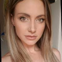 Ann Hennig's Instagram, Twitter & Facebook