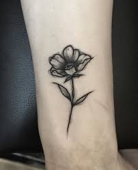 The colors make for an elegant design. Simple Wrist Small Flower Tattoos Novocom Top