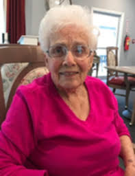 Evelyn Mott's Instagram, Twitter & Facebook